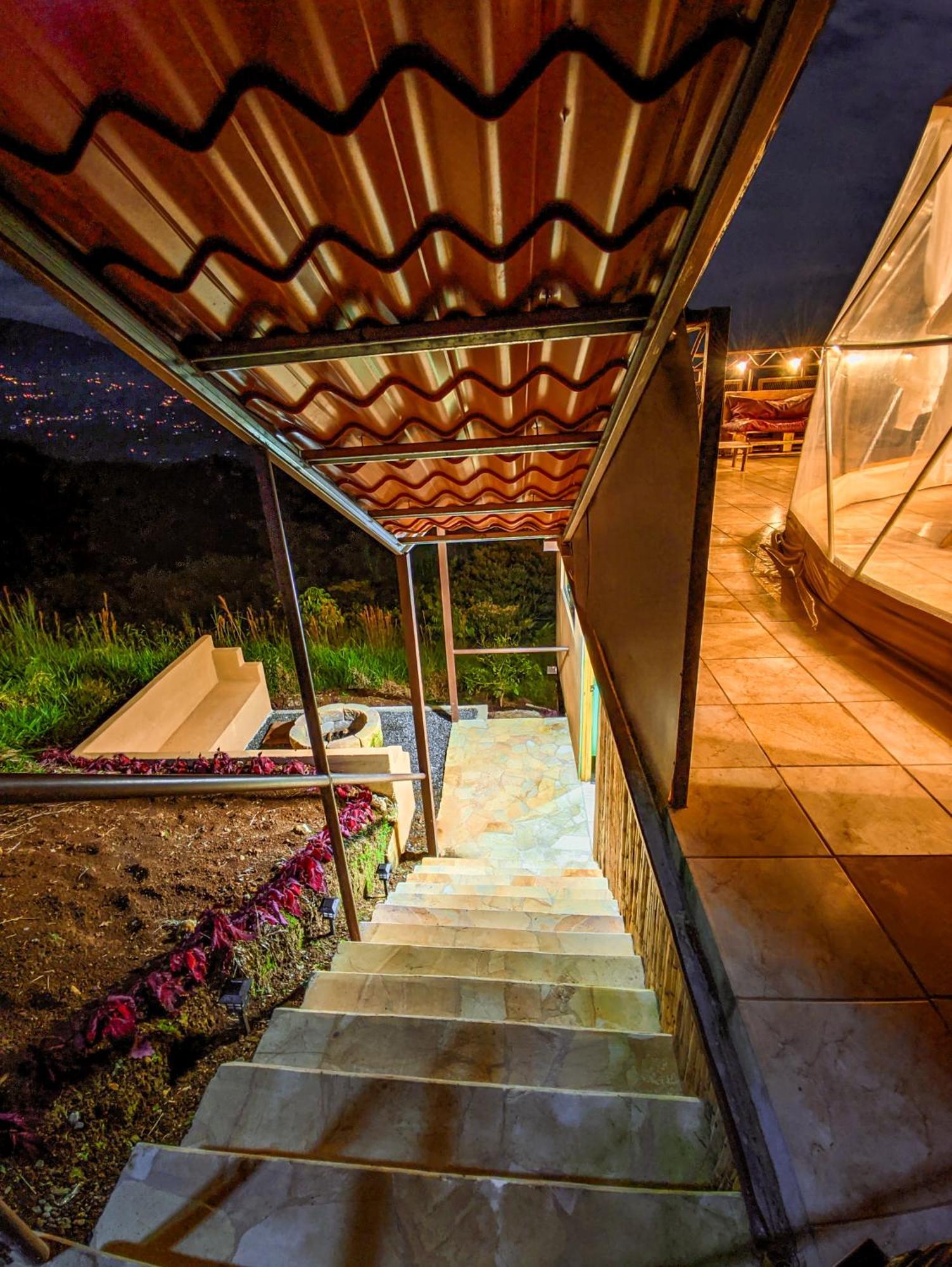 Las Colinas Glamping Turrialba Buitenkant foto