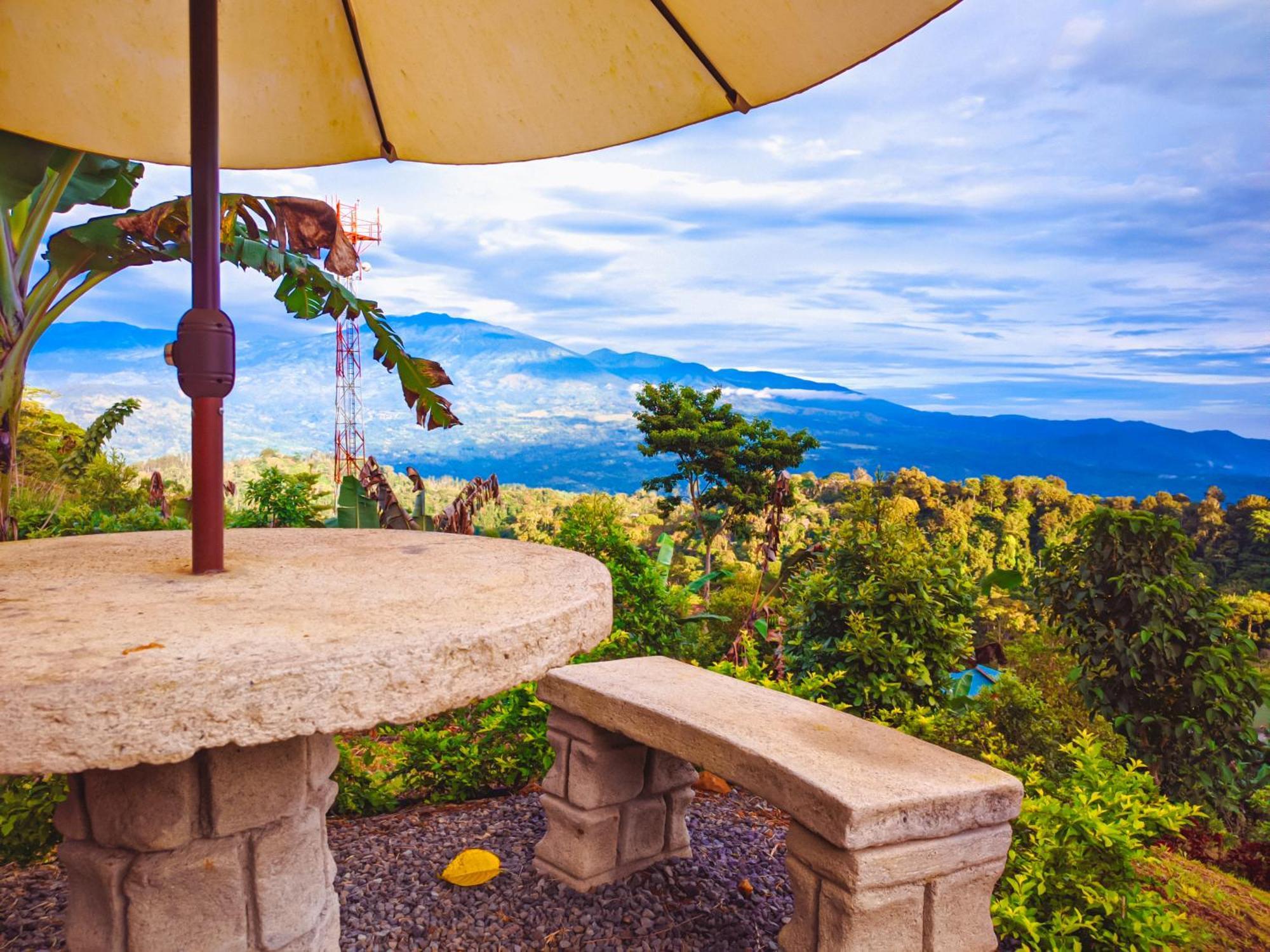 Las Colinas Glamping Turrialba Buitenkant foto